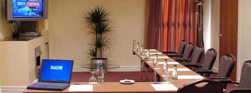 Conference And Leisure Centre Galway 4*