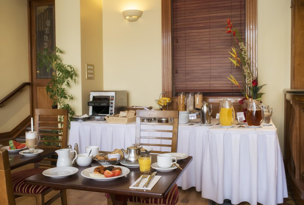 Hotel Conference And Leisure Centre Galway 4*